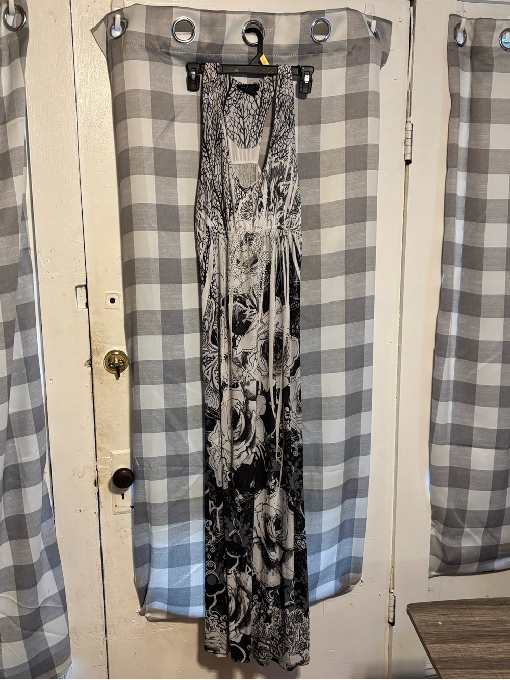 Sam & Max Black and White Floral Maxi Dress